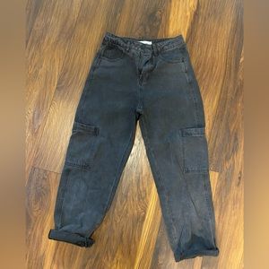 BLACK CARGO/BOYFRIEND JEANS